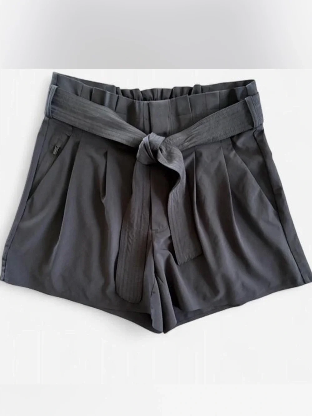 Athleta Skyline Short II Black Paperbag Belted Travel Shorts Size 0 NWOT